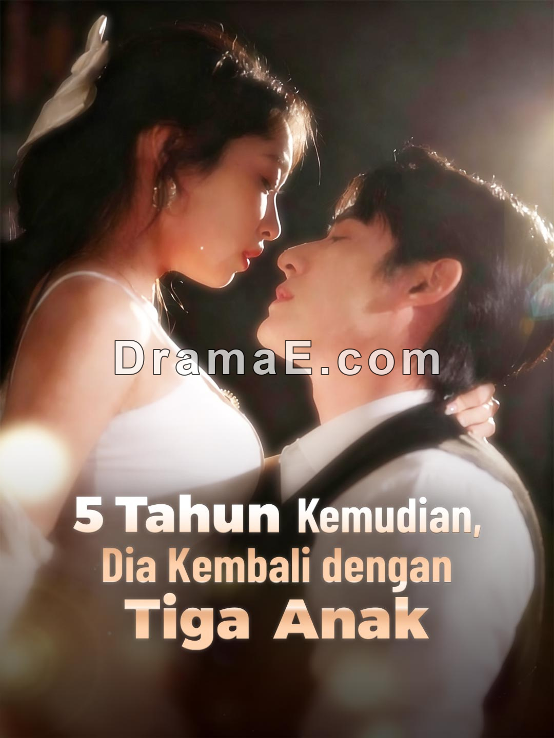 5 Tahun Kemudian, Dia Kembali dengan Tiga Anak