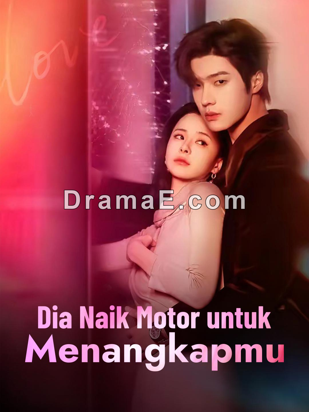 Dia Naik Motor untuk Menangkapmu